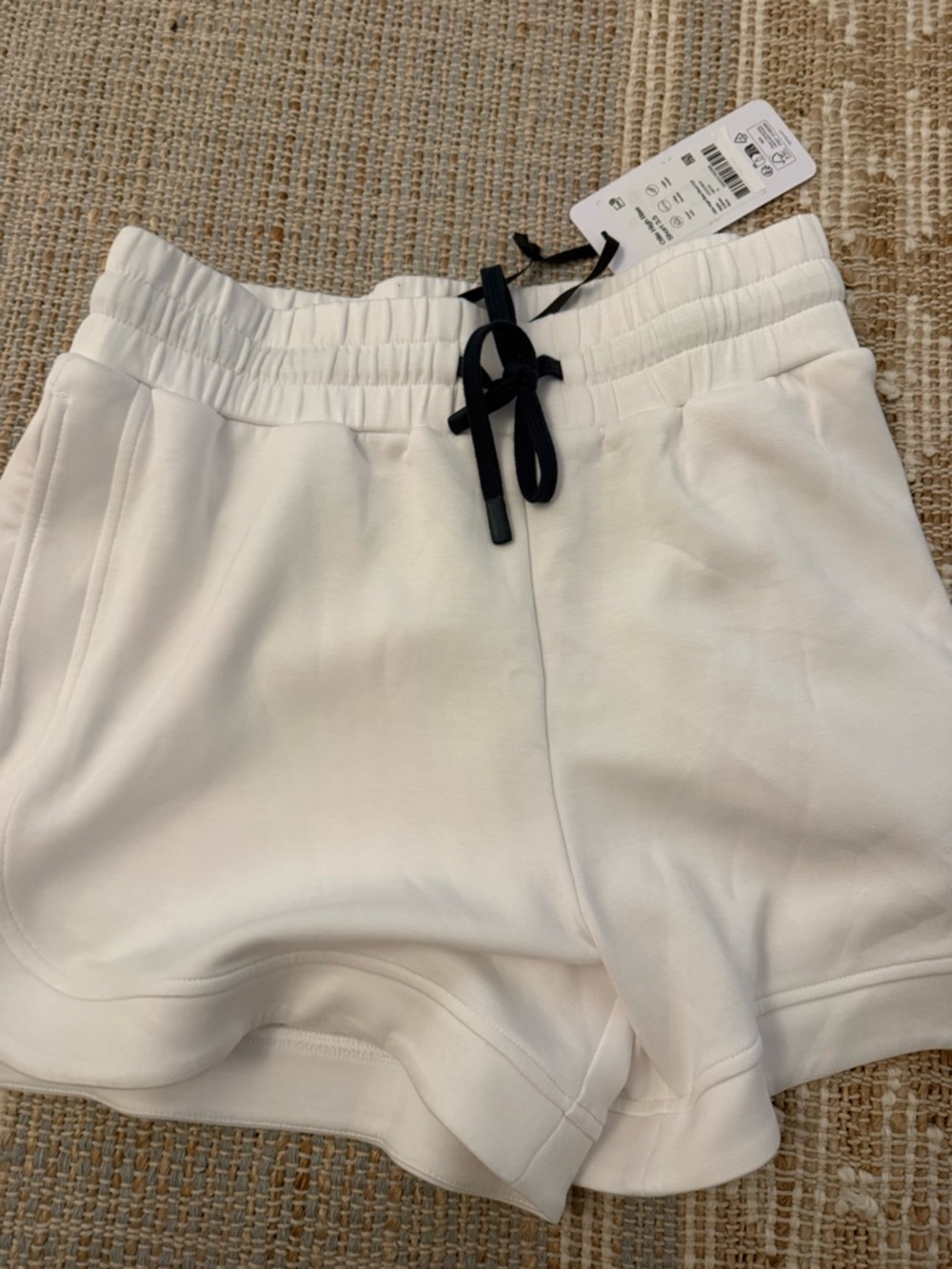 NWT Varley Ollie High-Rise Short 3.5'' Drawstring Athletic Shorts, white - Picture 6 of 6